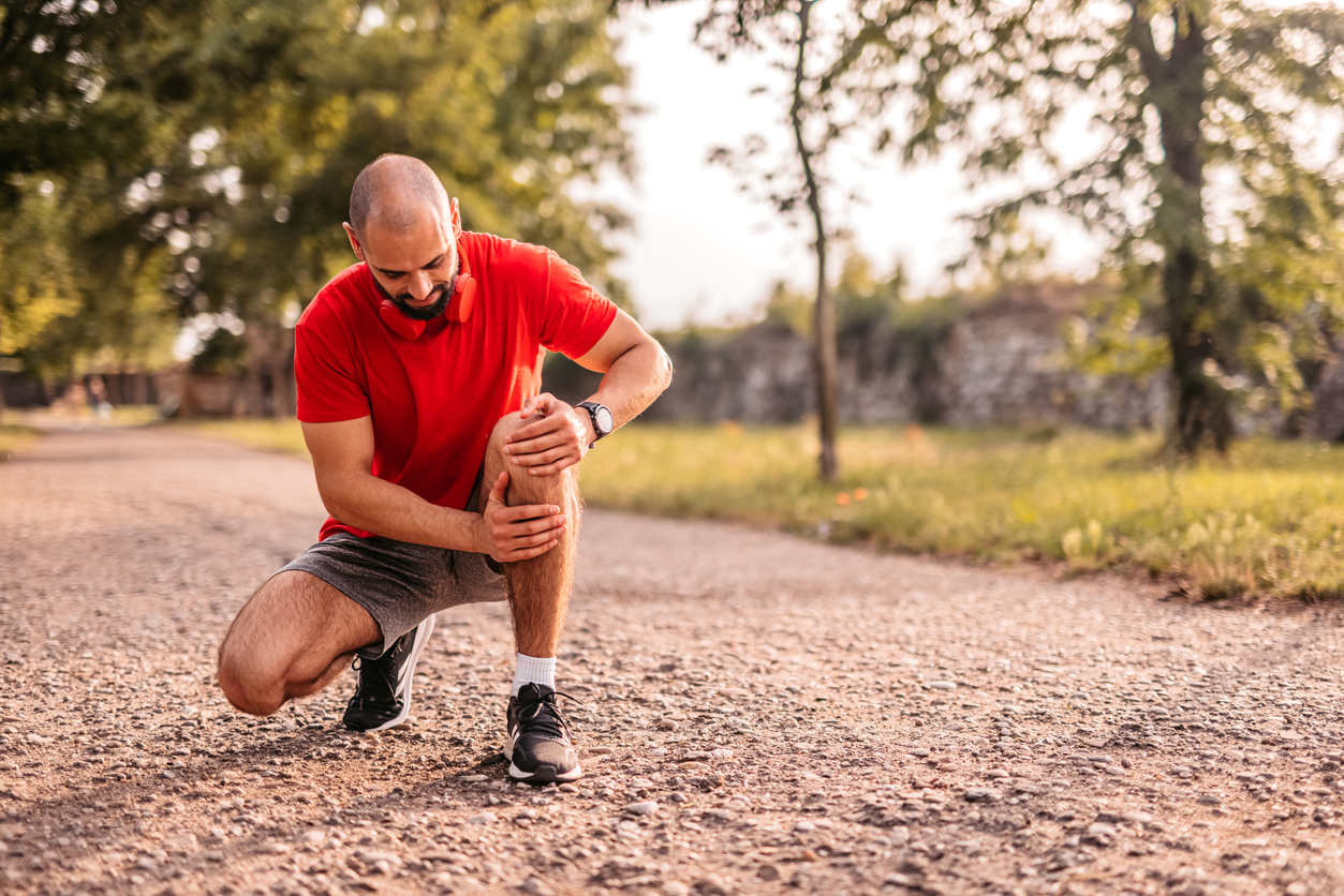 Should You Keep Moving? Tips for Exercising with Knee Pain