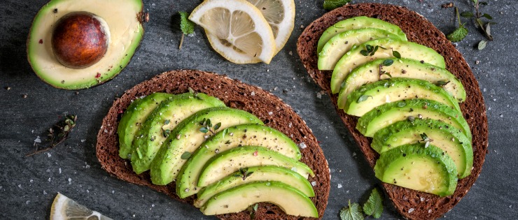 avocado on toast - avocados are very high in amines