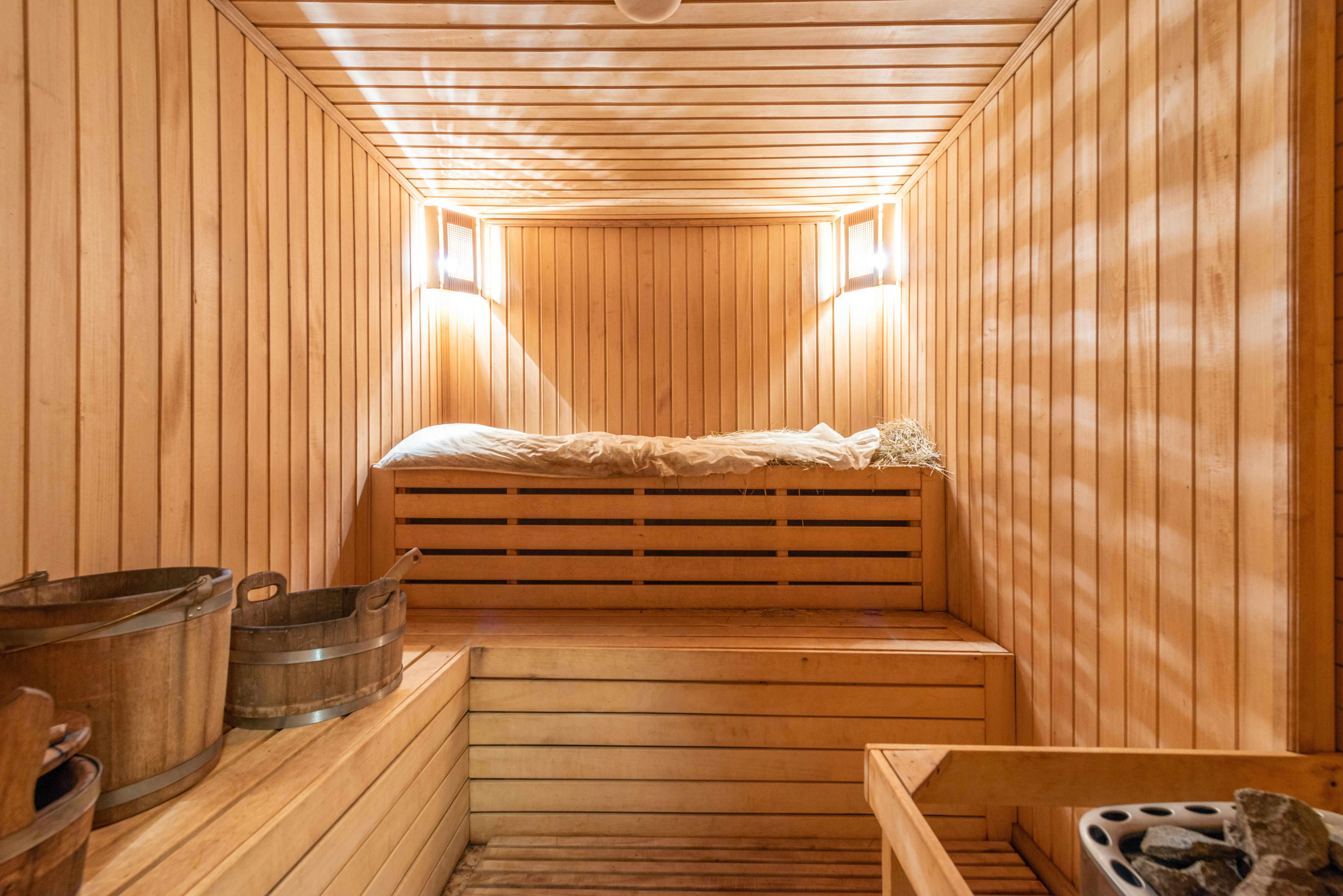 Sweat It Out or Chill Out? A Sauna vs Ice Bath Comparison